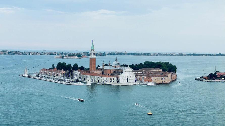 怎么解决威尼斯的过度旅游_威尼斯面临的问题